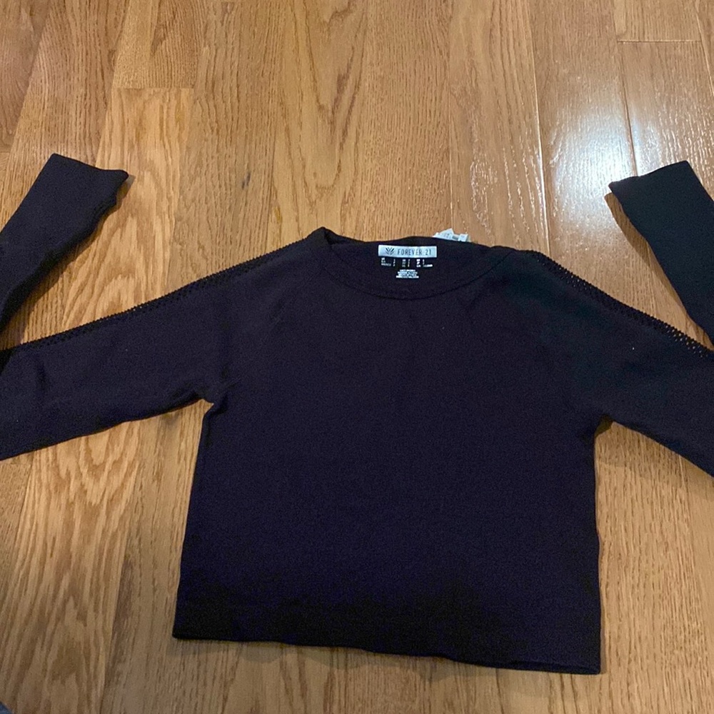 Forever21 long sleeve crop top.